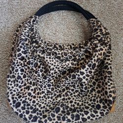 Leopard pattern purse