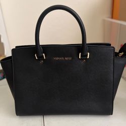 Michael Kors Cross Body Purse