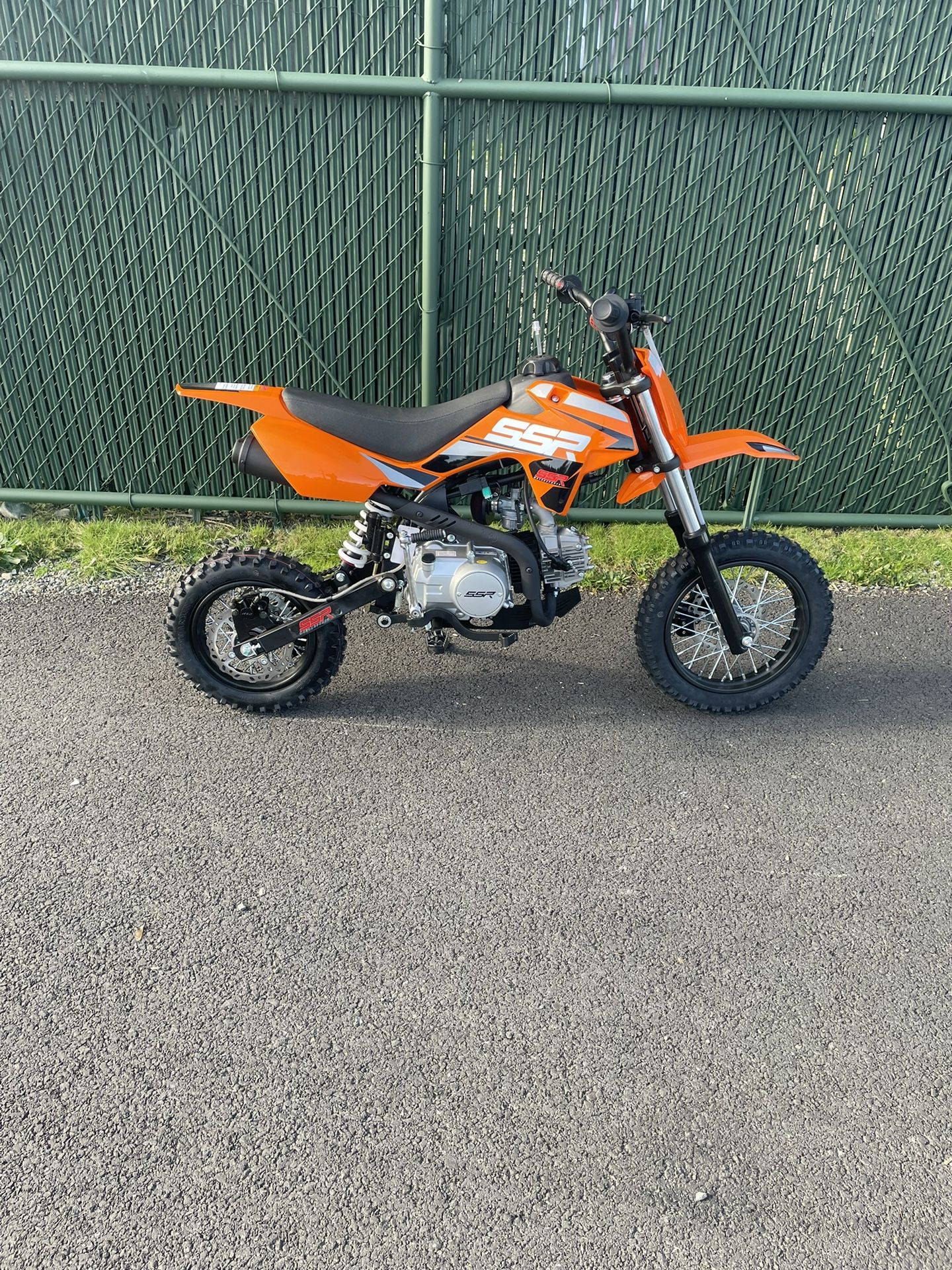 Brand New SSR 110cc  Pit Bike Dirt Bike Motorcycle Powersports