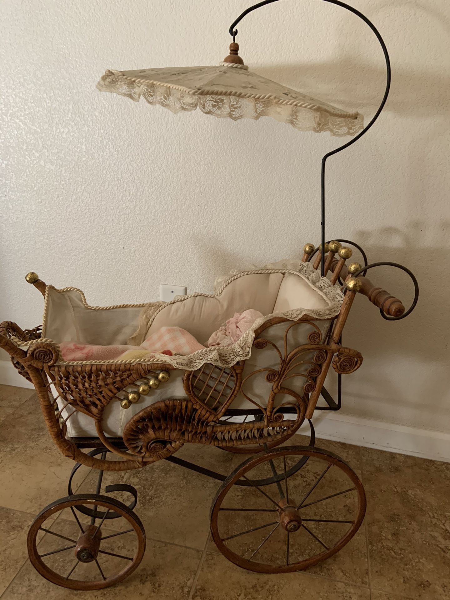 Antique doll carriage