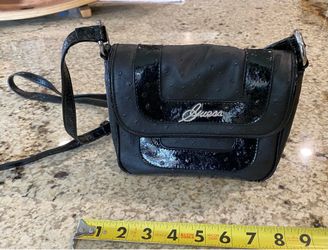 *GUESS* Black Purse - DEAL - Very Nice!