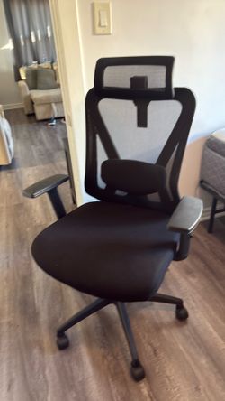Desk chair