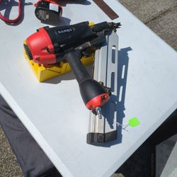 Pneumatic Nailer