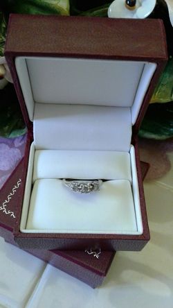 Helzerberg Diamonds Ring size 5.