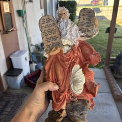 Moses with the 10 Commandments