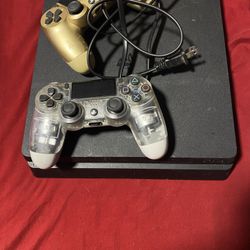 PS4 Slim 1TB + 2 Controllers 
