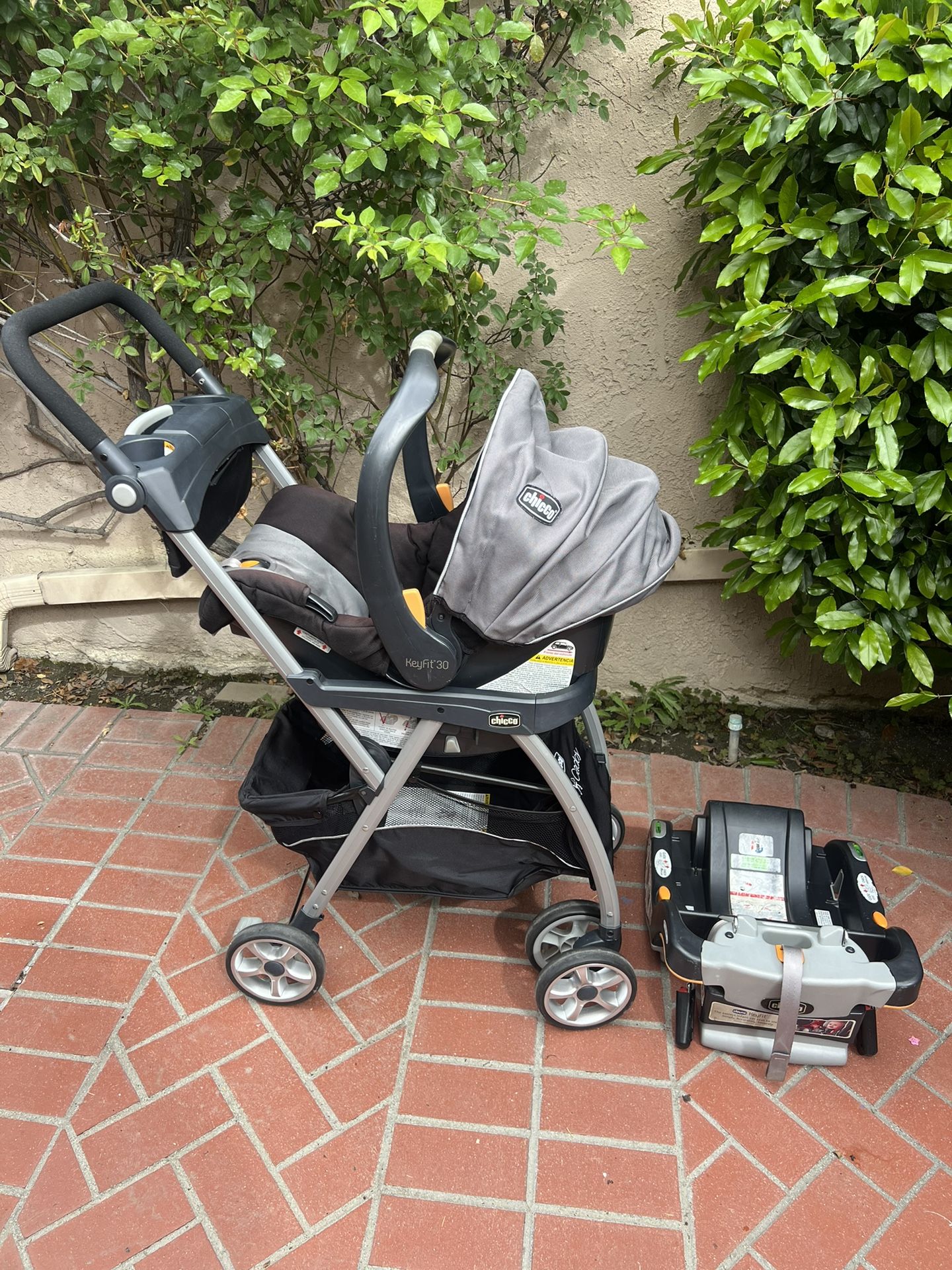 Chico Baby Stroller/Car Seat