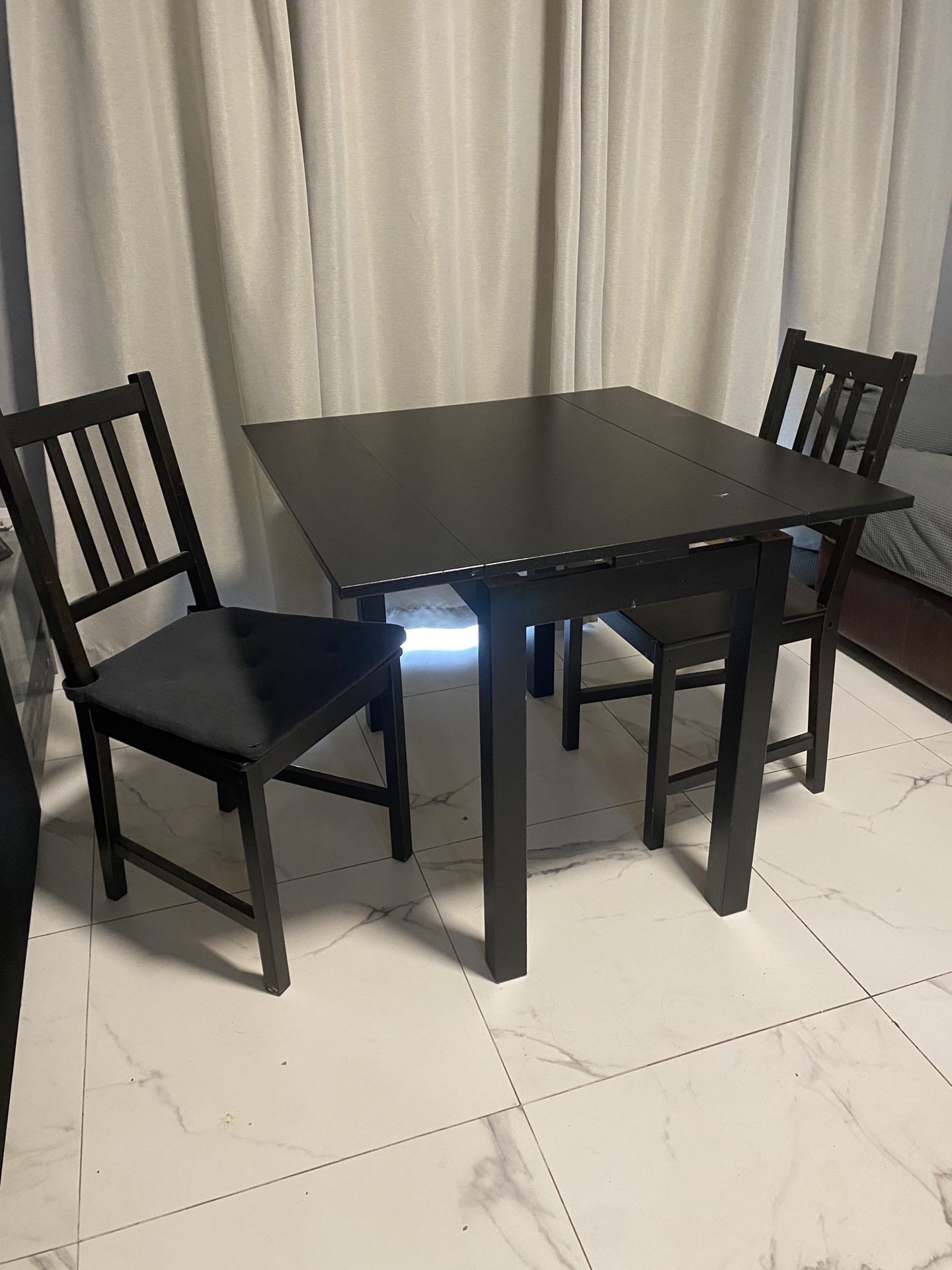 Table & 2 Chairs