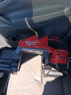 Milwaukee m18 deep cut band saw