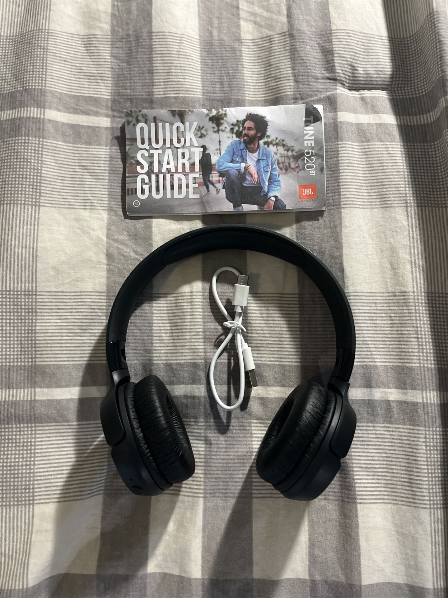 JBL Tune 520BT - Wireless On-Ear Headphones