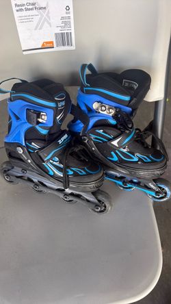 Adjustable rollerblades
