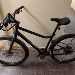 Cannondale Treadwell 2 Bike with Metal Fenders and U-Lock