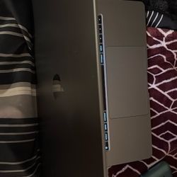 MacBook Air M3 Chip Comes With Box Also 