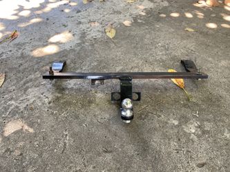 Early Bronco and Ford 150 tow hitch