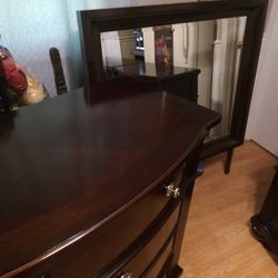 8 Drawer Cherry Wood Dresser With Mirror.