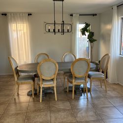 Dinning Table With Chairs