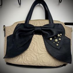 Betsy Johnson Pink And Blk Purse 