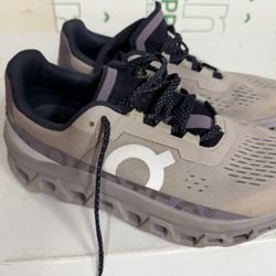 On Cloud Woman Shoes 