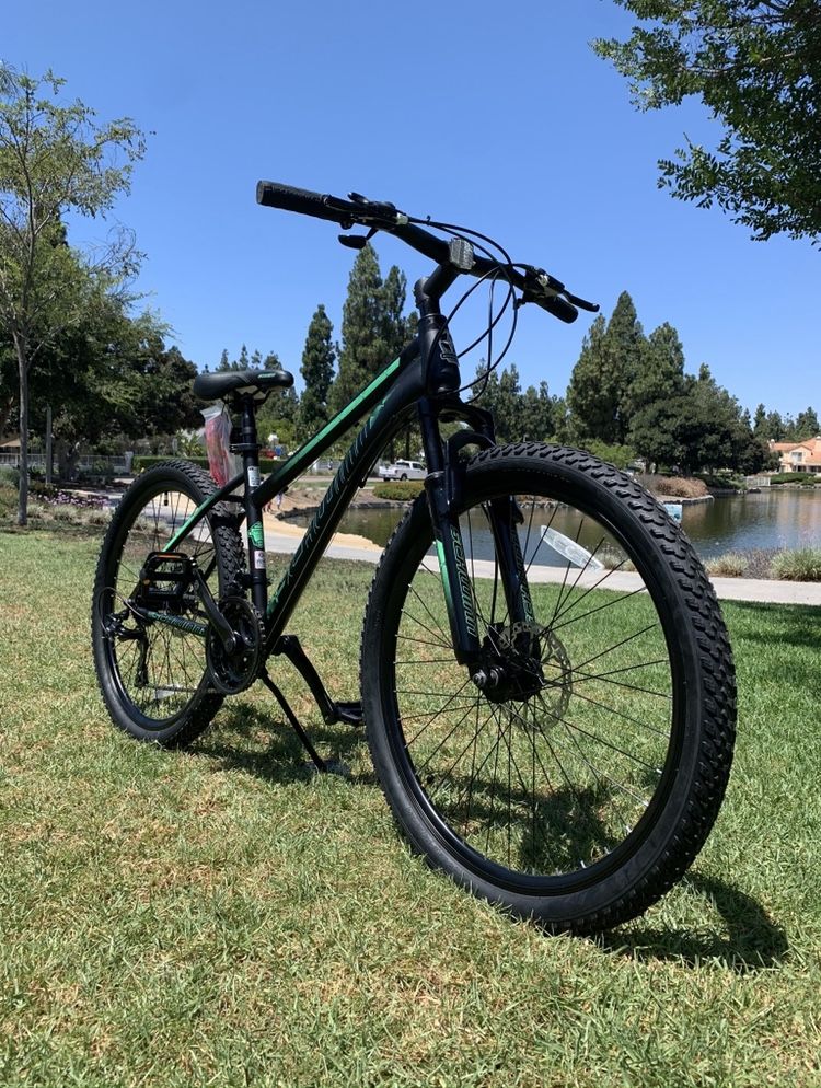 New Schwinn 🌸 Ladies Mountain Bike 21 Speeds Disk Brakes Women's