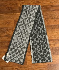 New $60 Michael Kors Logo Print Scarf, Gray and Black