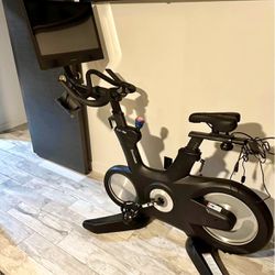 EchelonEX-8S Spin Bike. Retail $2(contact info removed)