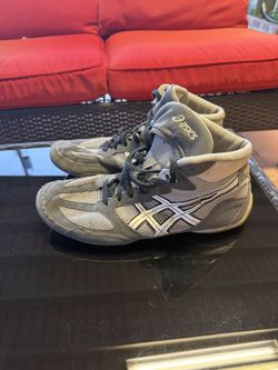 ASICS Wrestling Shoes Size 10