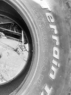 Two tires : mud and off road