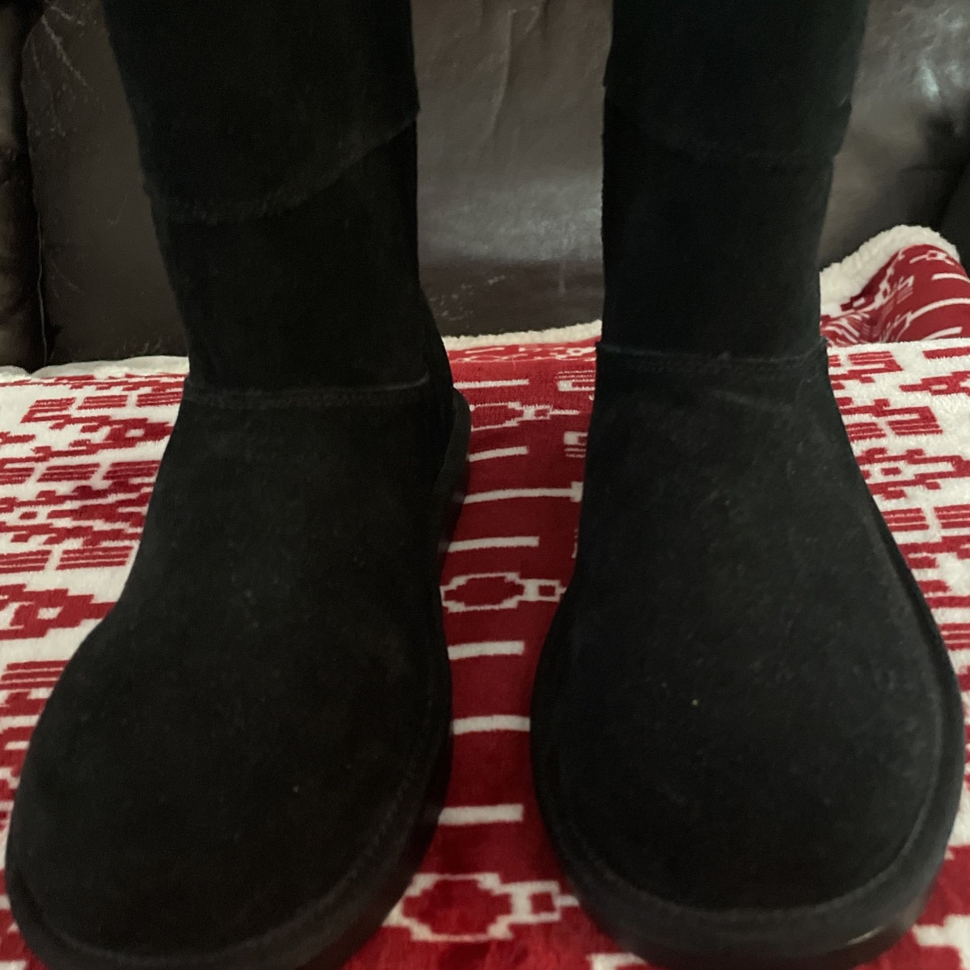 UGG Suede Zip Short Boots - Aribel