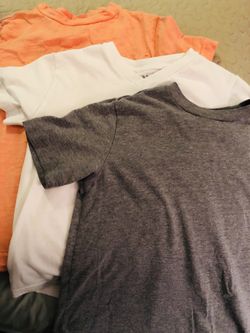 Boys t-shirts size 6/7 (S)