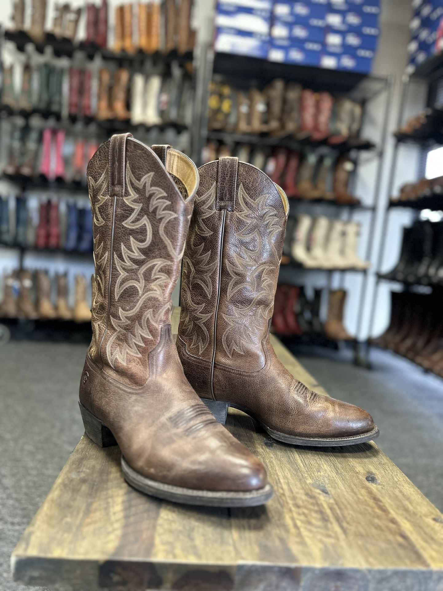 ARIAT MEN'S HERITAGE WESTERN PERFORMANCE BOOTS - ROUND TOE 9.5 Wide