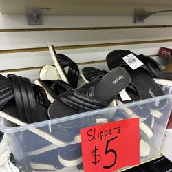 SLIPPERS $5‼️