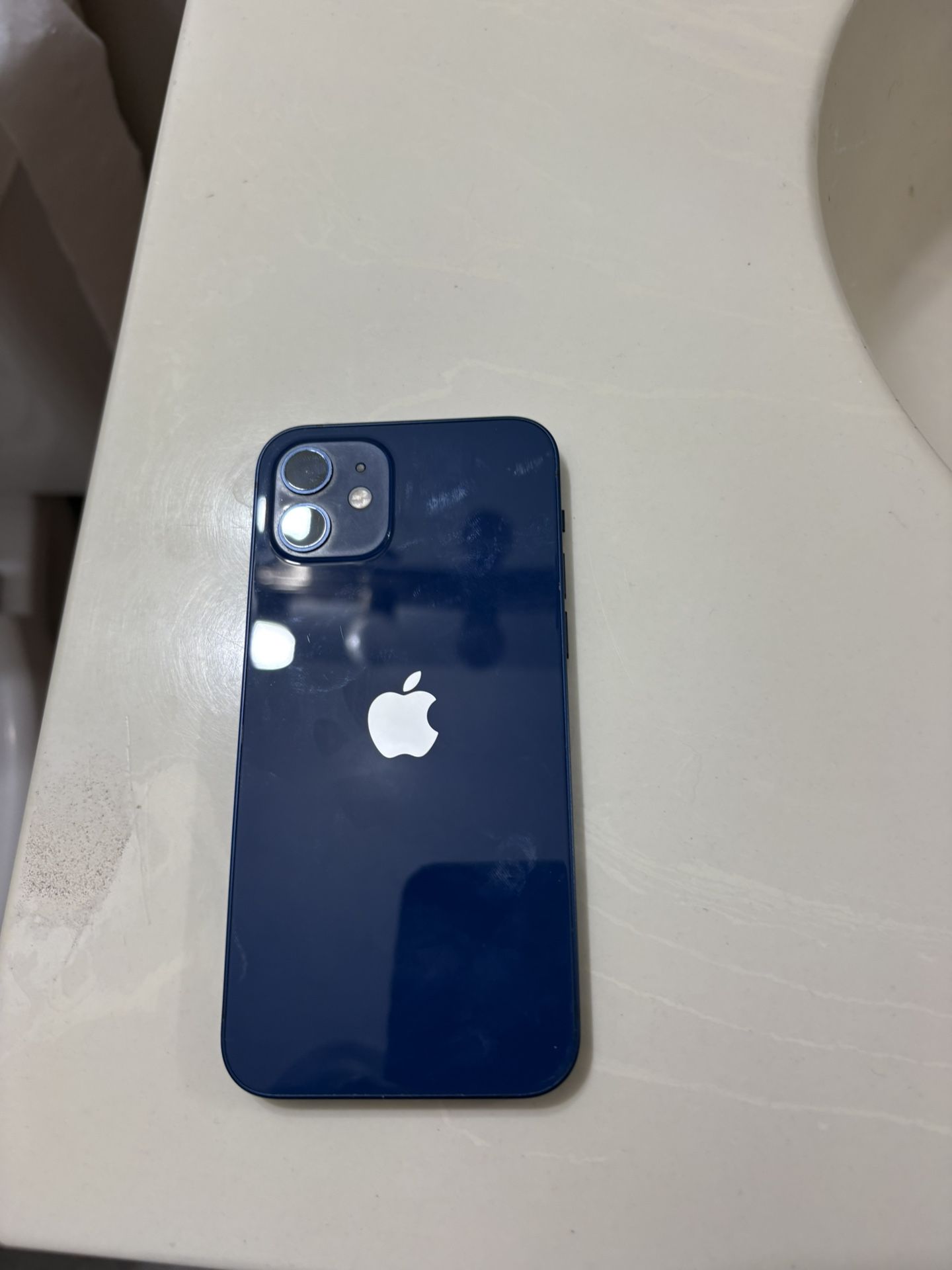 iPhone 12 64 GB ready to be activated to any carrier