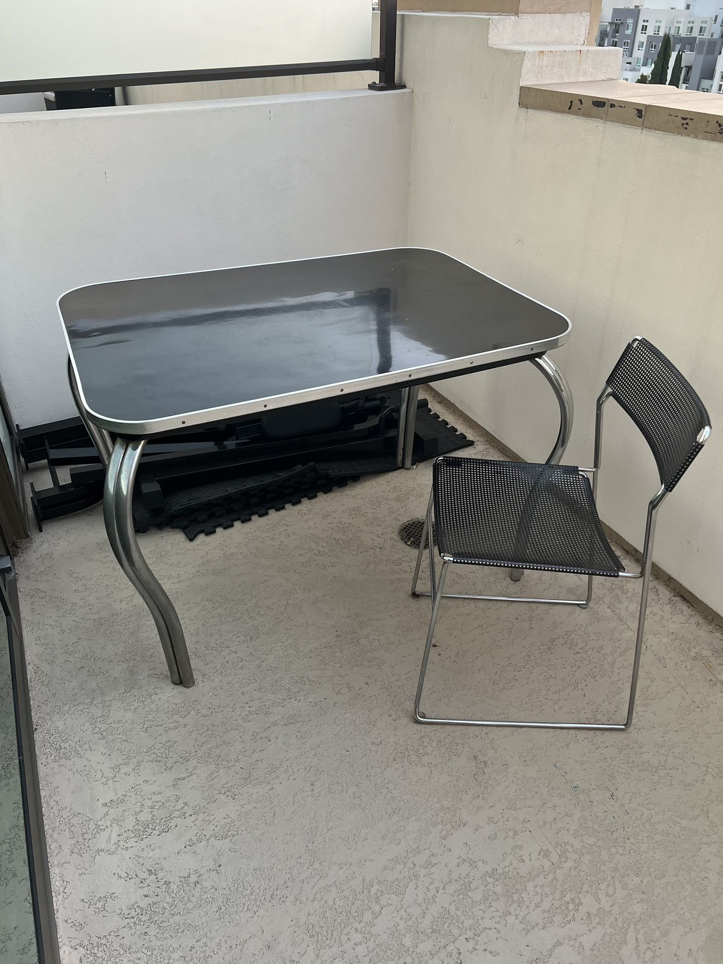 Kitchen Table / Outdoor Table (Used/Good Condition)