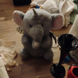 Elephant 