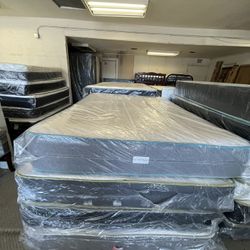 Brand new Queen Size Mattress, And Box Spring