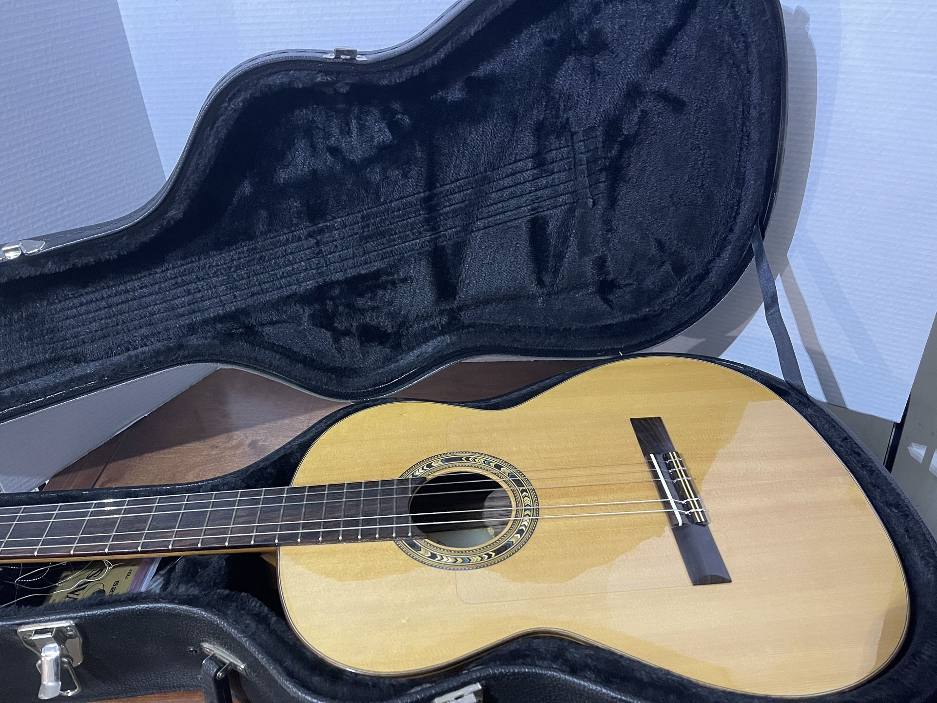 Orpheus Valley Guitars Rosa Morena  Guitar