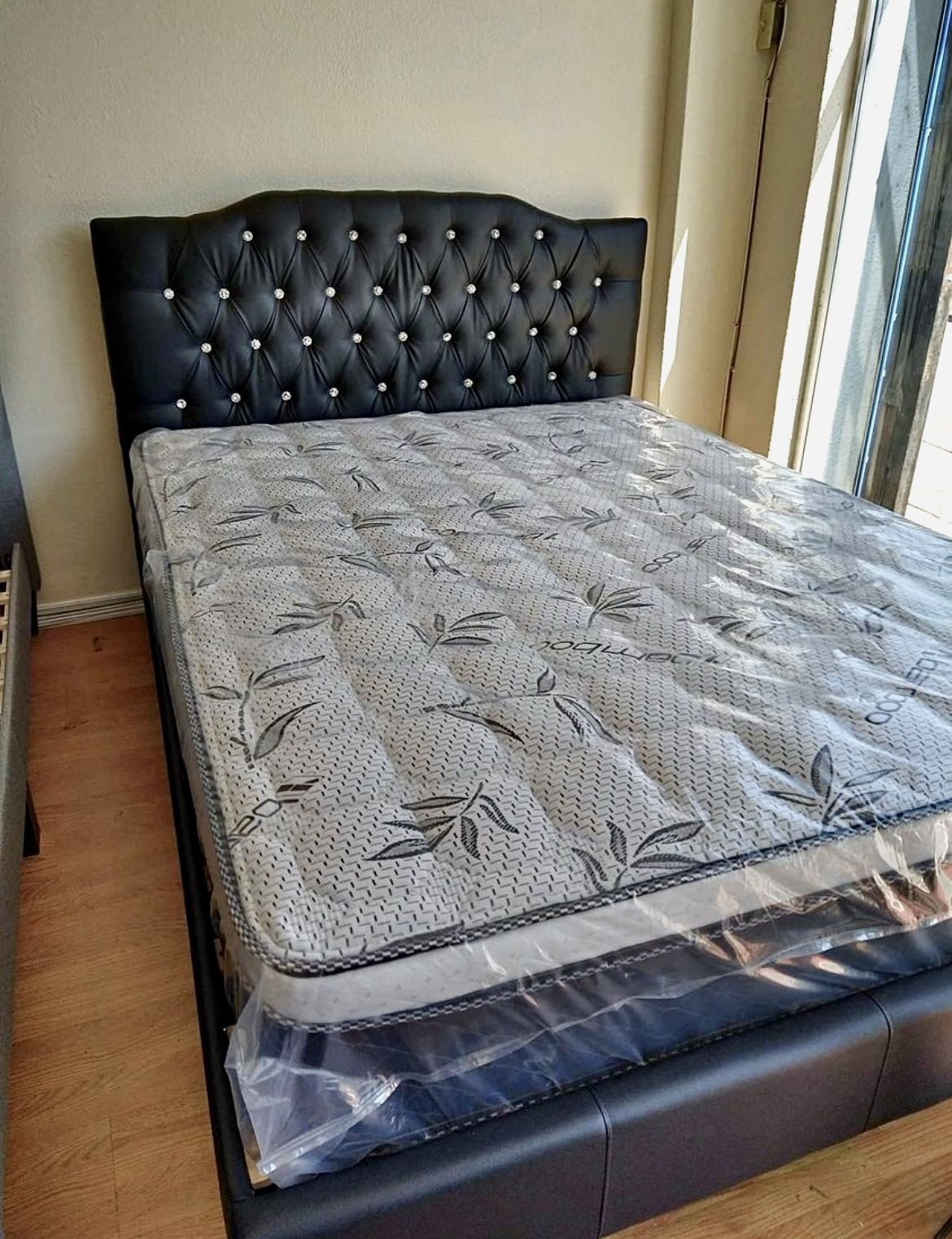 New Queen Bed Frame With Mattress