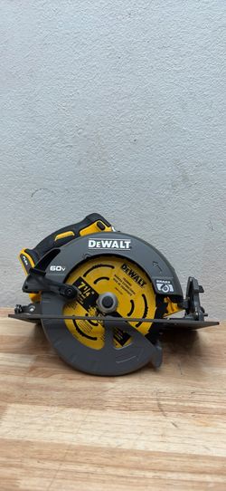 FLEXVOLT 60V MAX Cordless Brushless 7-1/4 in. Circular Saw with Brake (Tool Only)