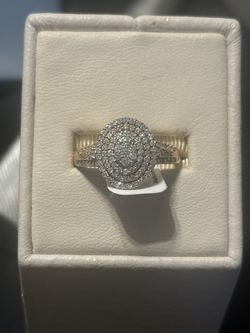 Brand New 10k Natural Diamond Ring 