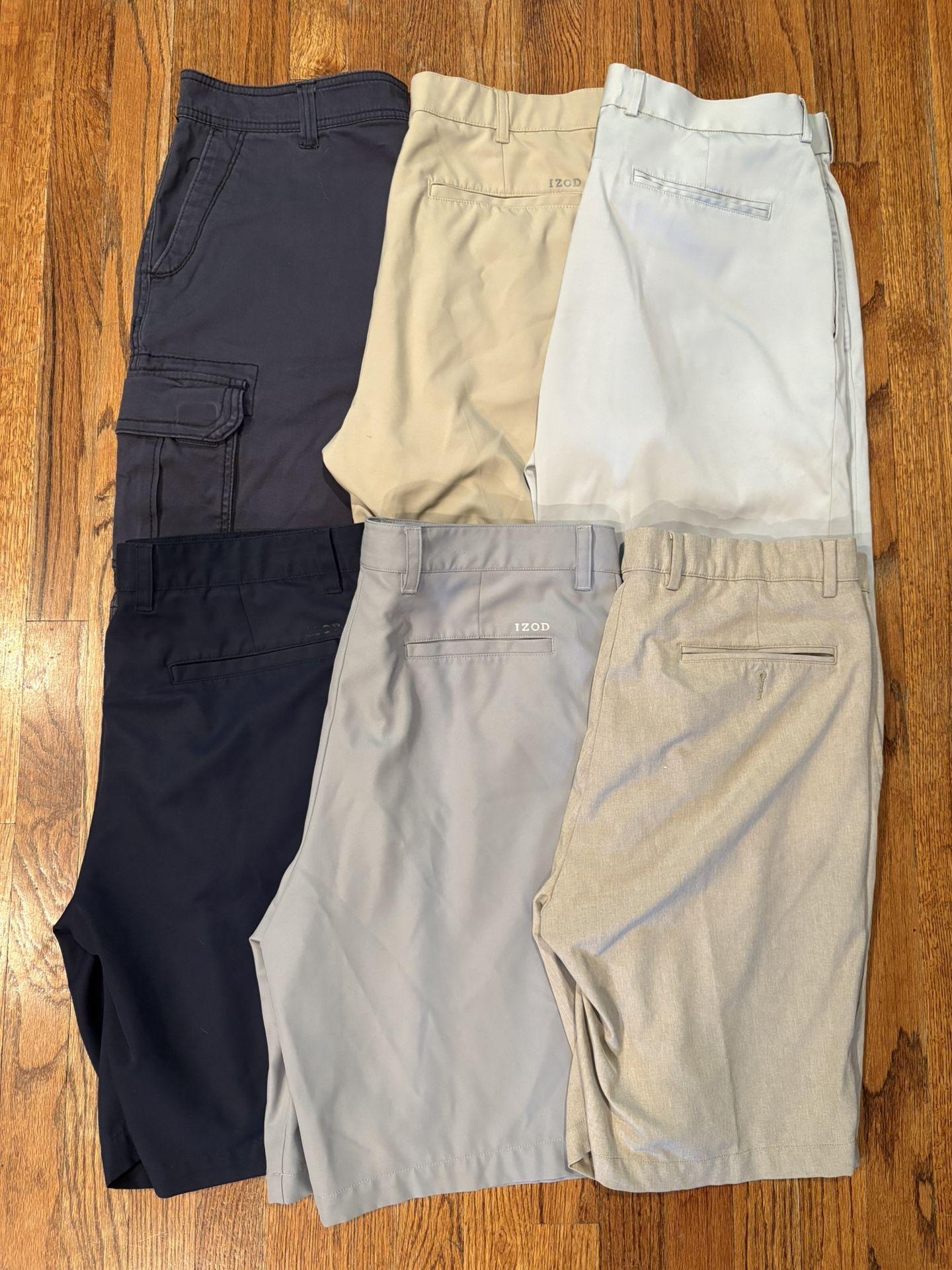 6 pairs of men’s golf shorts