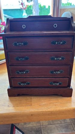 Small old jewelry box