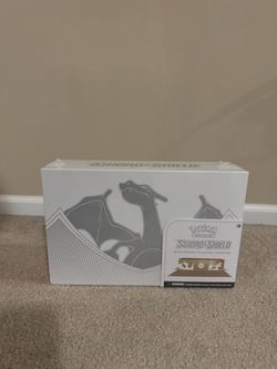 Pokemon Sword & Shield Ultra-Premium Collection: Charizard