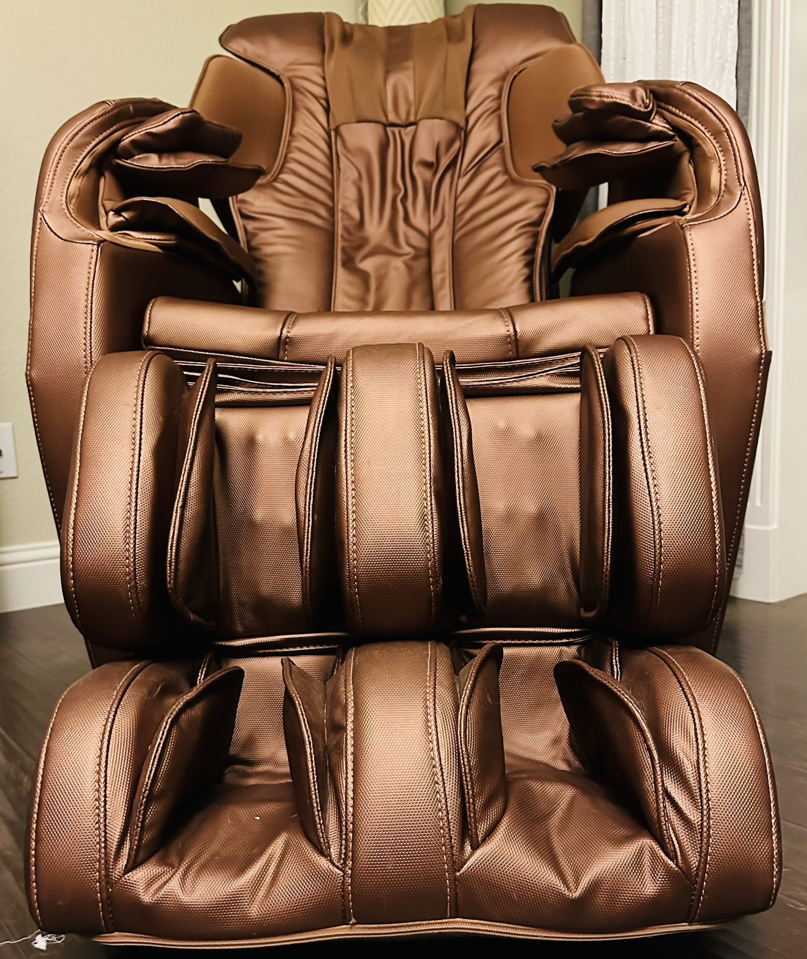 Osaki Super Nova Massage Chair With All The Bells & Whistles.