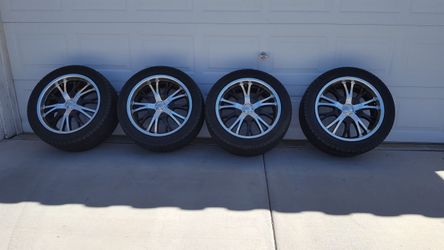 Aftermarket rims. Panther 20' 6 lug rims