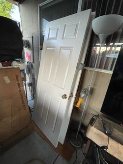 House Doors with knobs