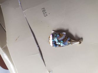 Irredescent pendant