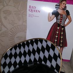 Queen of Hearts womens size Medium Costume