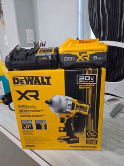Dewalt XR 20v 1/2 high torque impact wrench with 8ah battery and charger