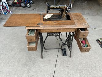 Singer Sewing Machine And Table