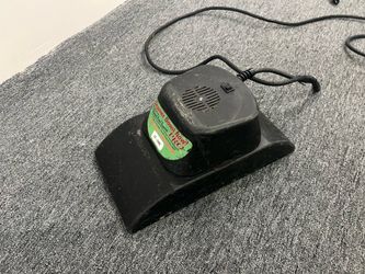 Seamer down carpet tool